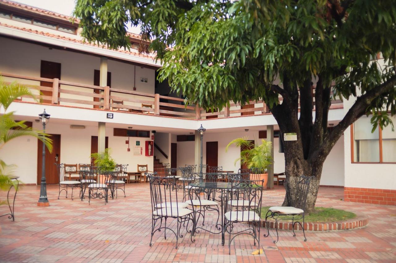 Hotel Faranda Bolivar Cucuta, A Member Of Radisson Individuals エクステリア 写真