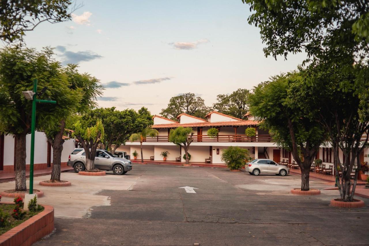 Hotel Faranda Bolivar Cucuta, A Member Of Radisson Individuals エクステリア 写真