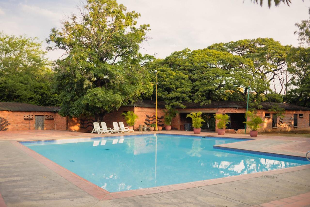 Hotel Faranda Bolivar Cucuta, A Member Of Radisson Individuals エクステリア 写真